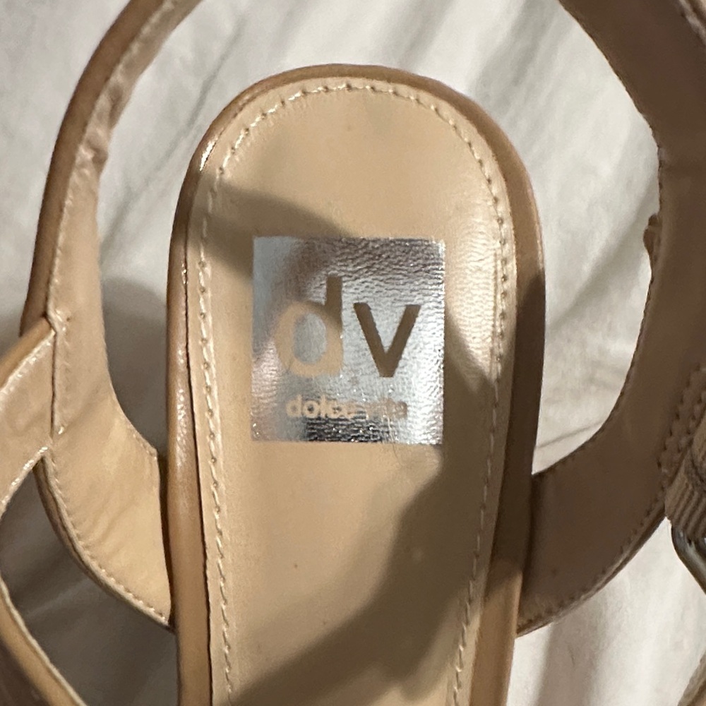 DV by Dolce Vita Tan Platform Sandals - Picture 2 of 3